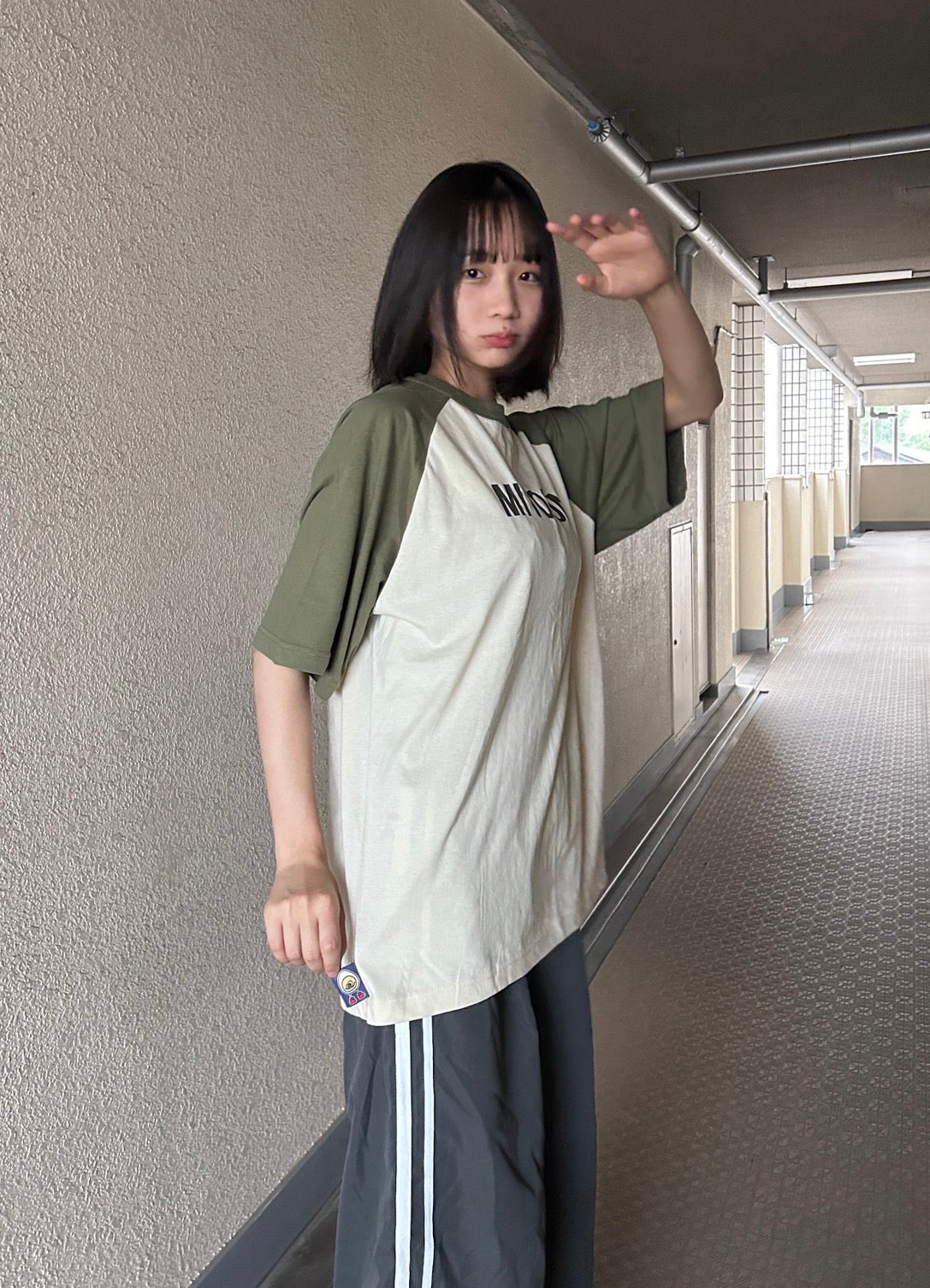 アボカドカラーラグランスリーブTシャツ